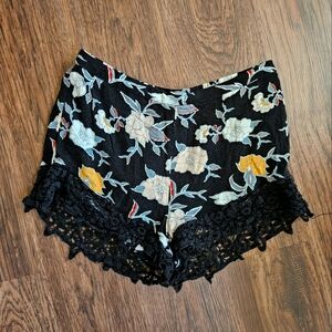 Kendall & Kylie Floral Lace Shorts Navy Size Small Women's